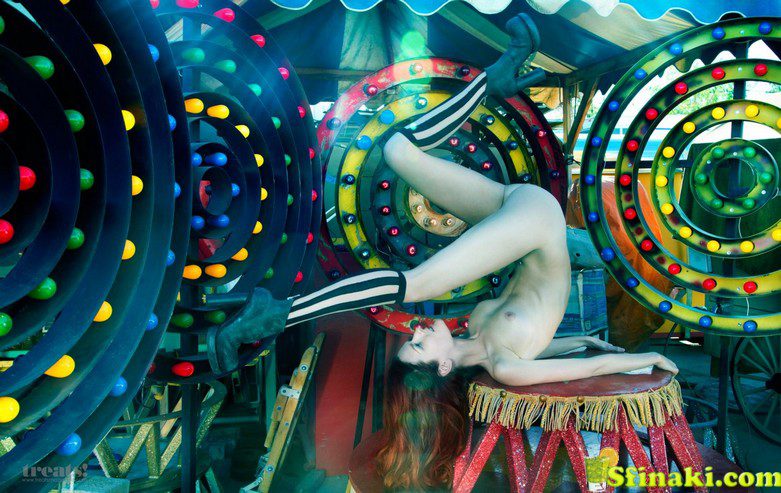 Lydia Hearst Naked 1