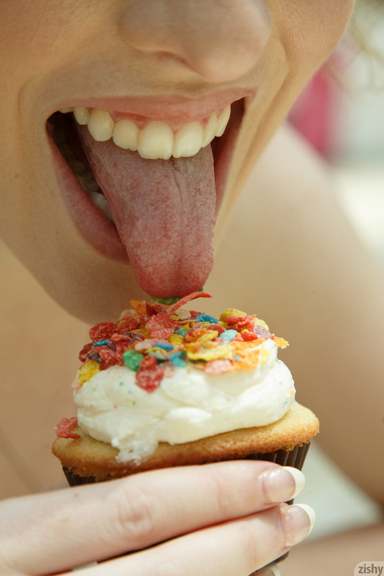 Bonnie Luntz Hey Cupcake 34