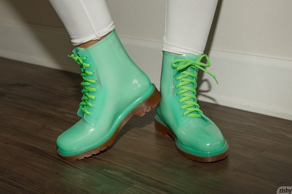 August Ames Goodbye Kitty (5)