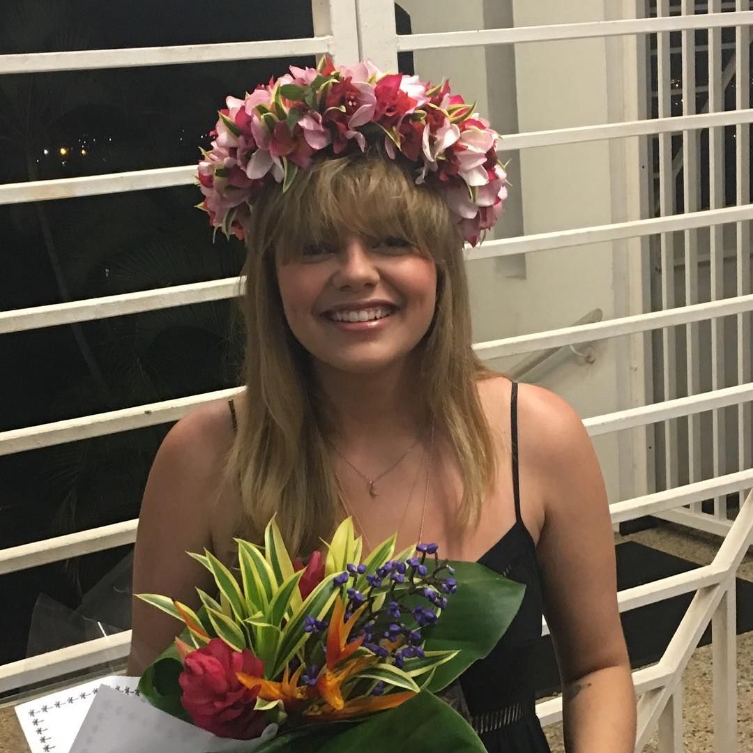 Louane Emera Sexy (9 Photos) 4