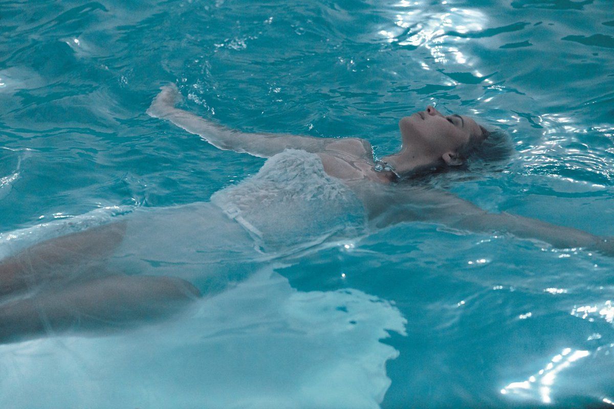 Jennifer Lawrence Sexy (50 Photos + Video) 12