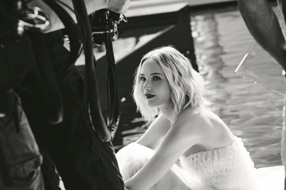 Jennifer Lawrence Sexy (50 Photos + Video) 19