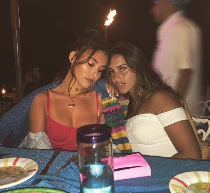 Madison Beer & Claudia Tihan – Lesbian Kiss (9 Pics & Video) 1
