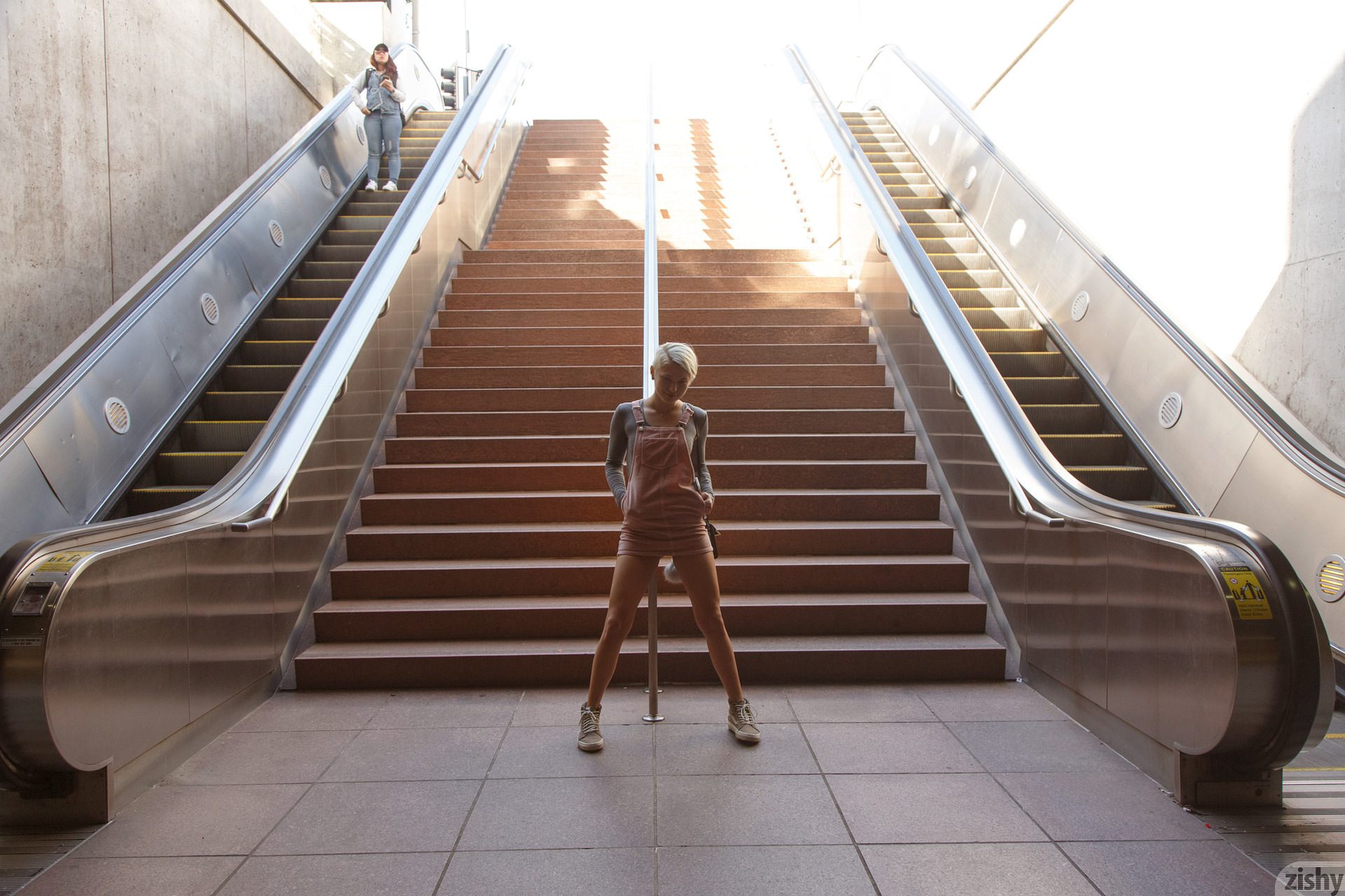 Zishy: Sage Hailong Hollywood Connection 44