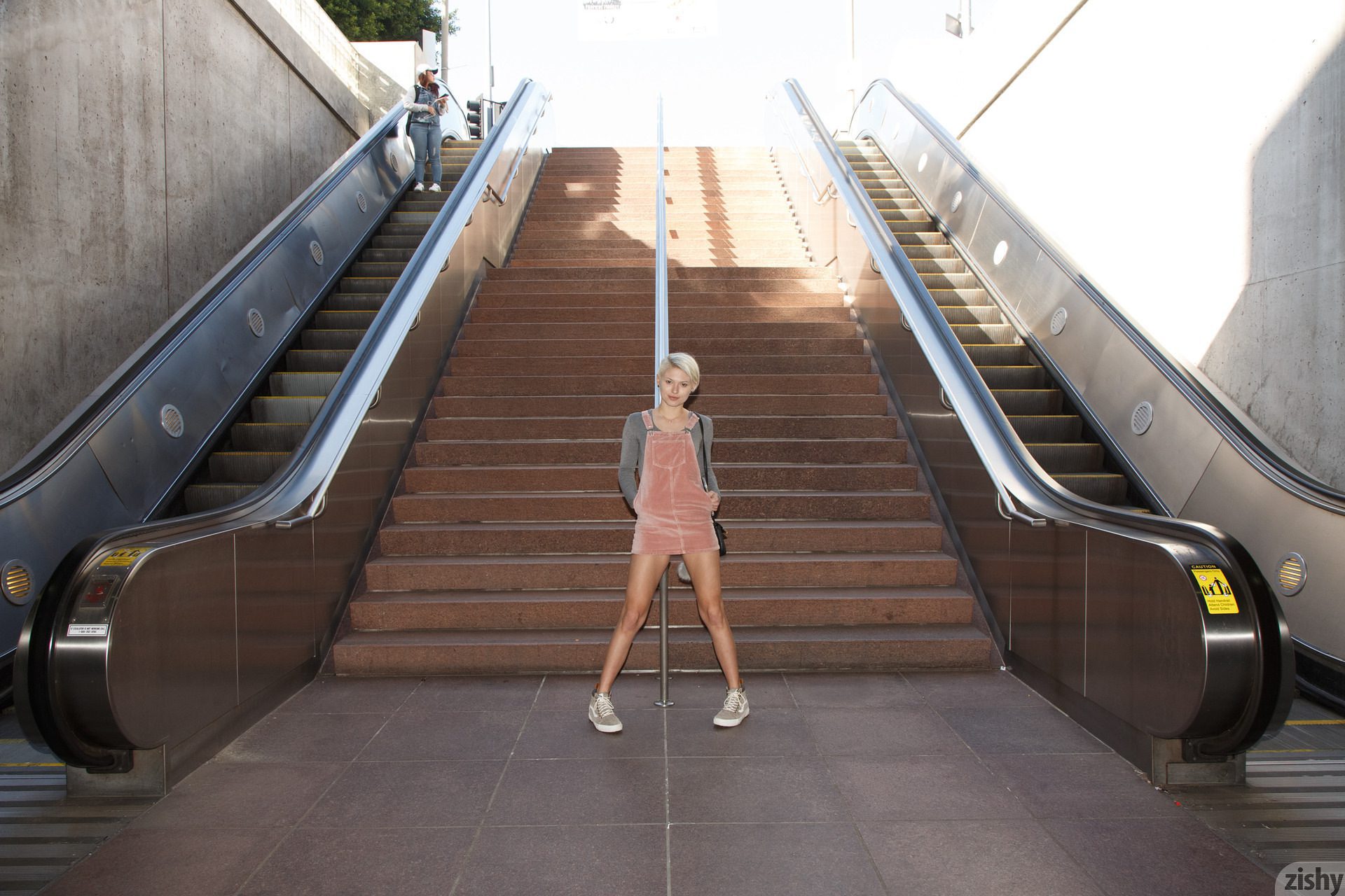 Zishy: Sage Hailong Hollywood Connection 45