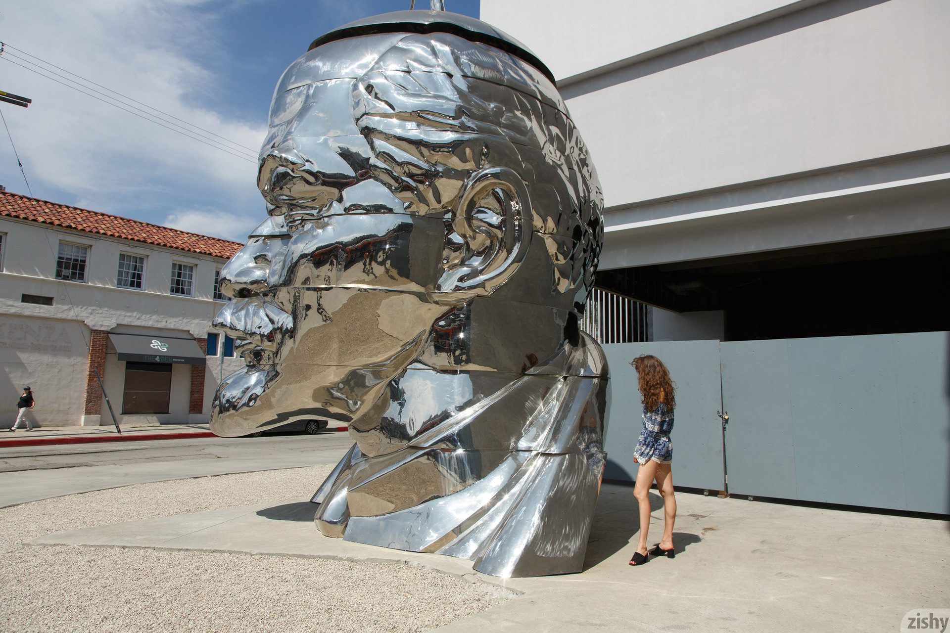 Vivi Kuanas At The Grove - Zishy 2