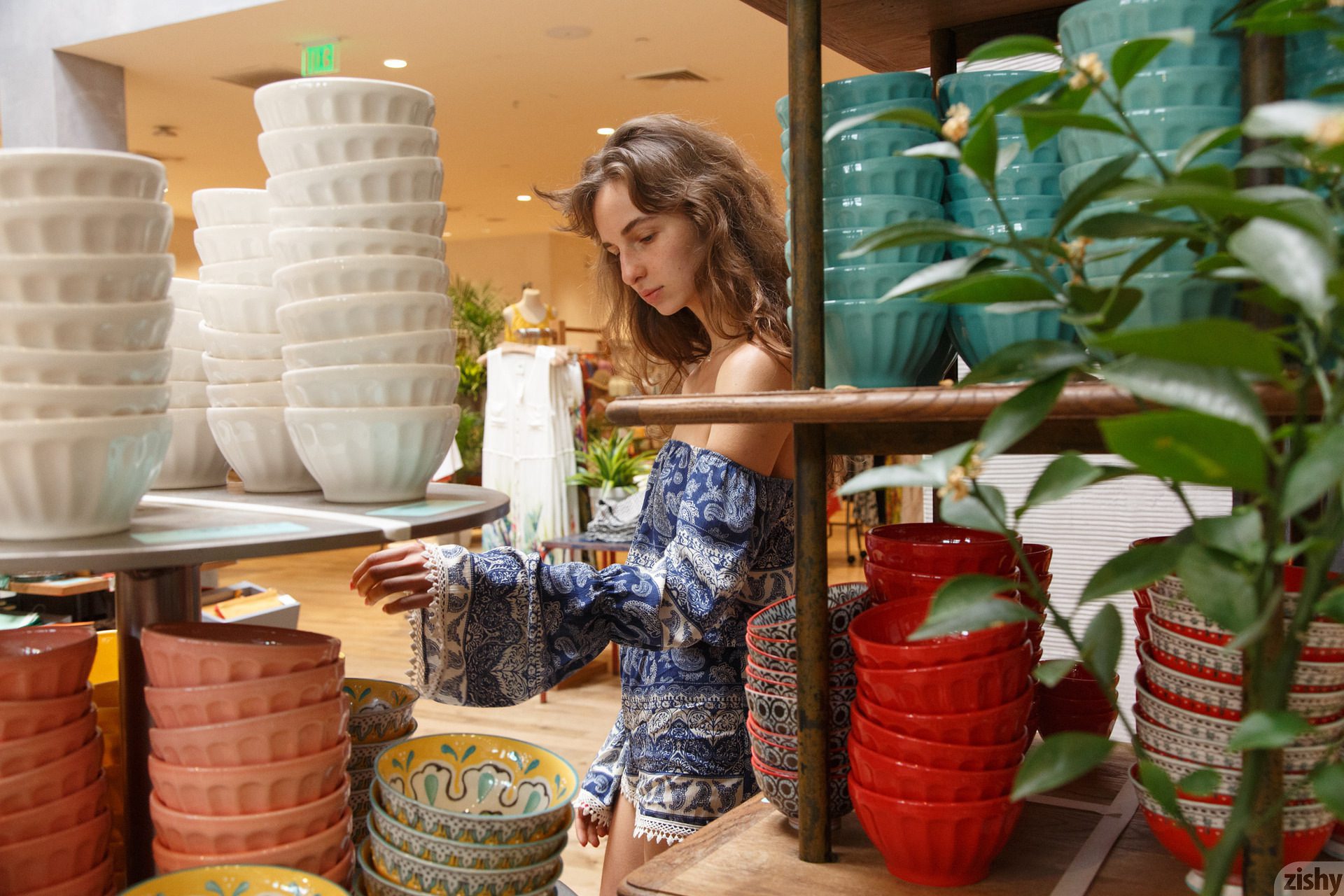 Vivi Kuanas At The Grove - Zishy 25