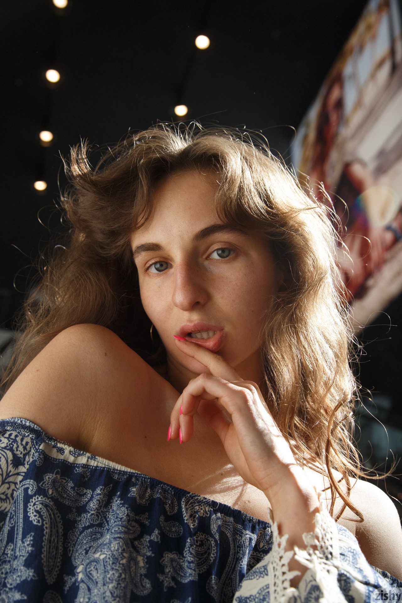 Vivi Kuanas At The Grove - Zishy 43