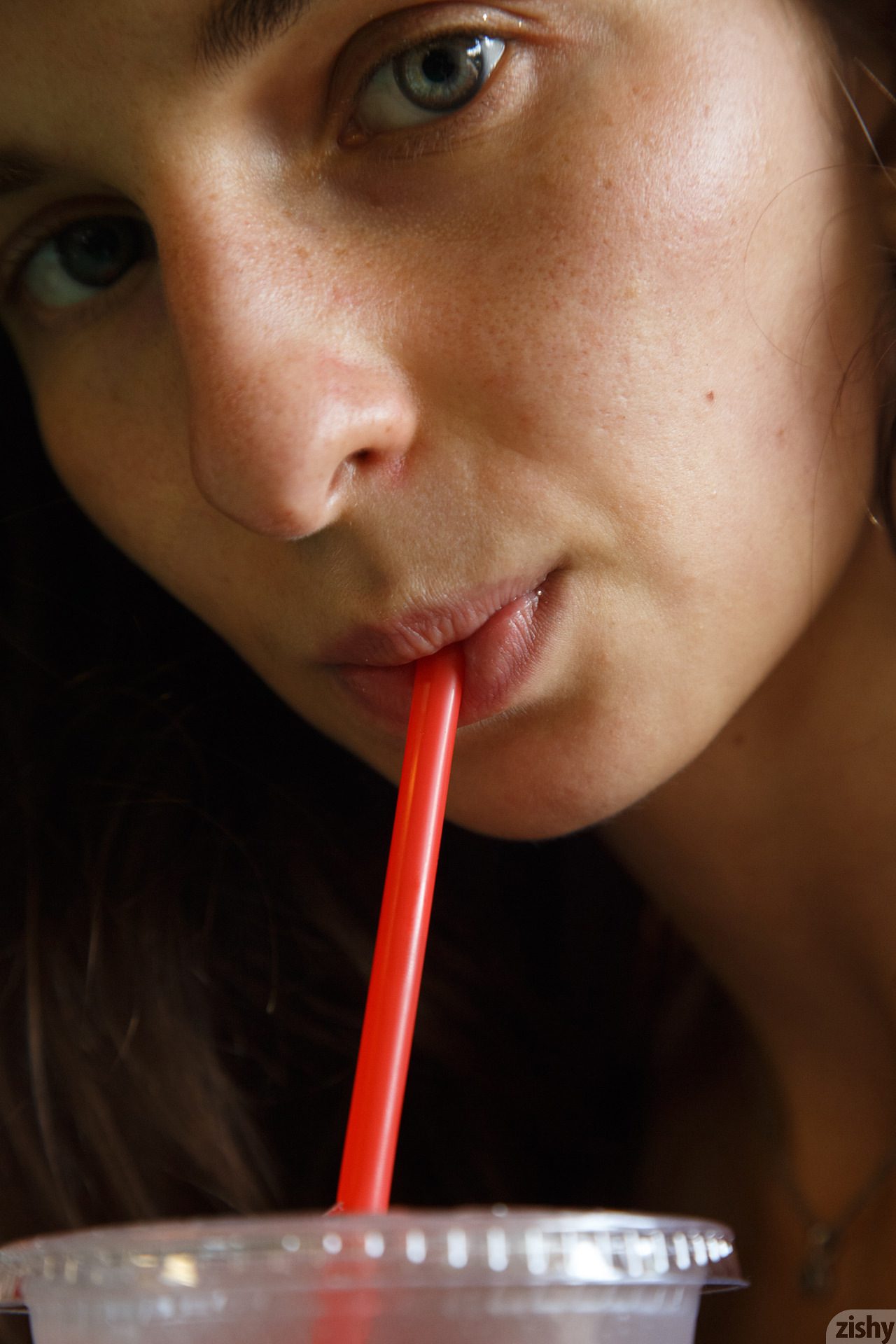 Vivi Kuanas At The Grove - Zishy 45