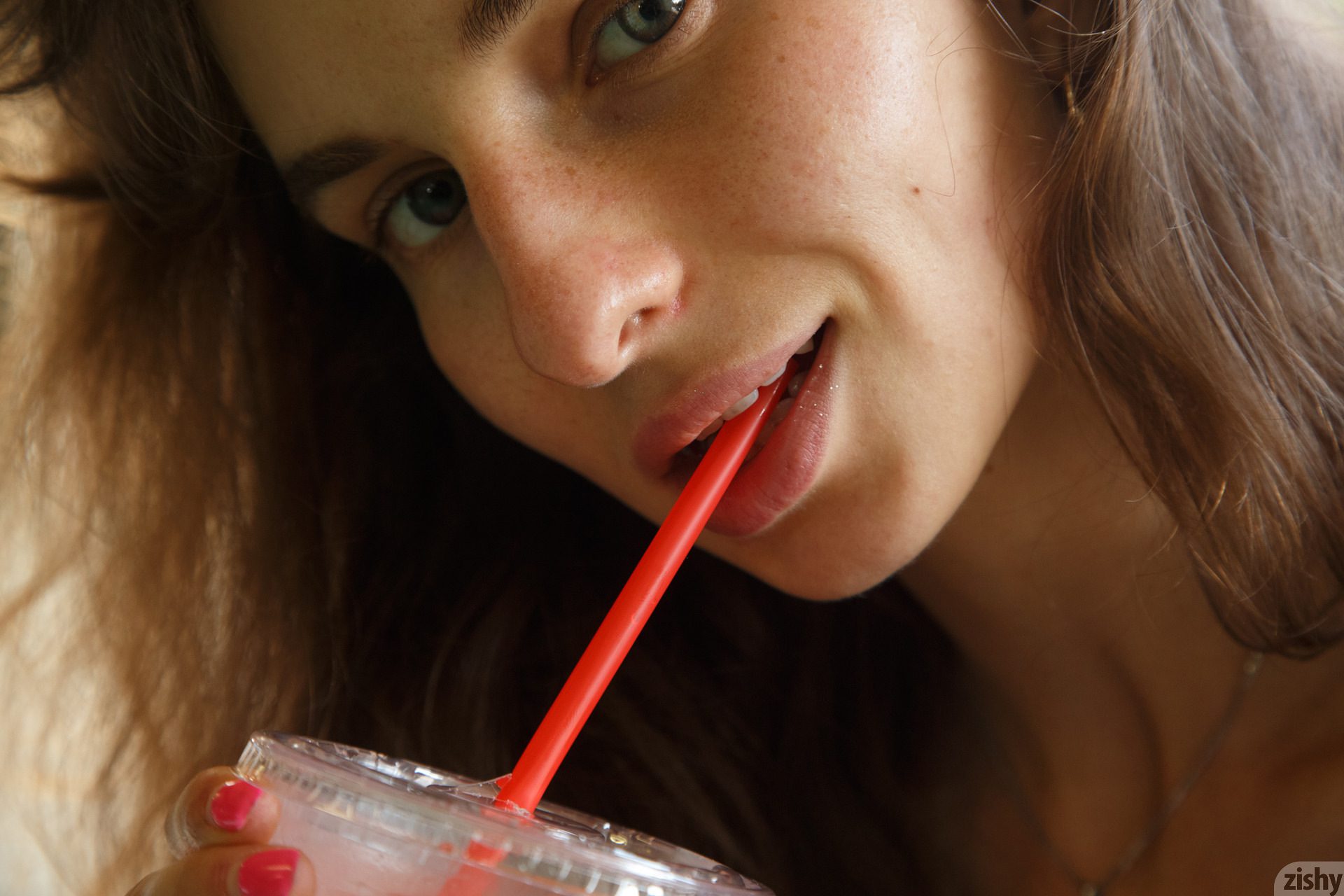 Vivi Kuanas At The Grove - Zishy 46