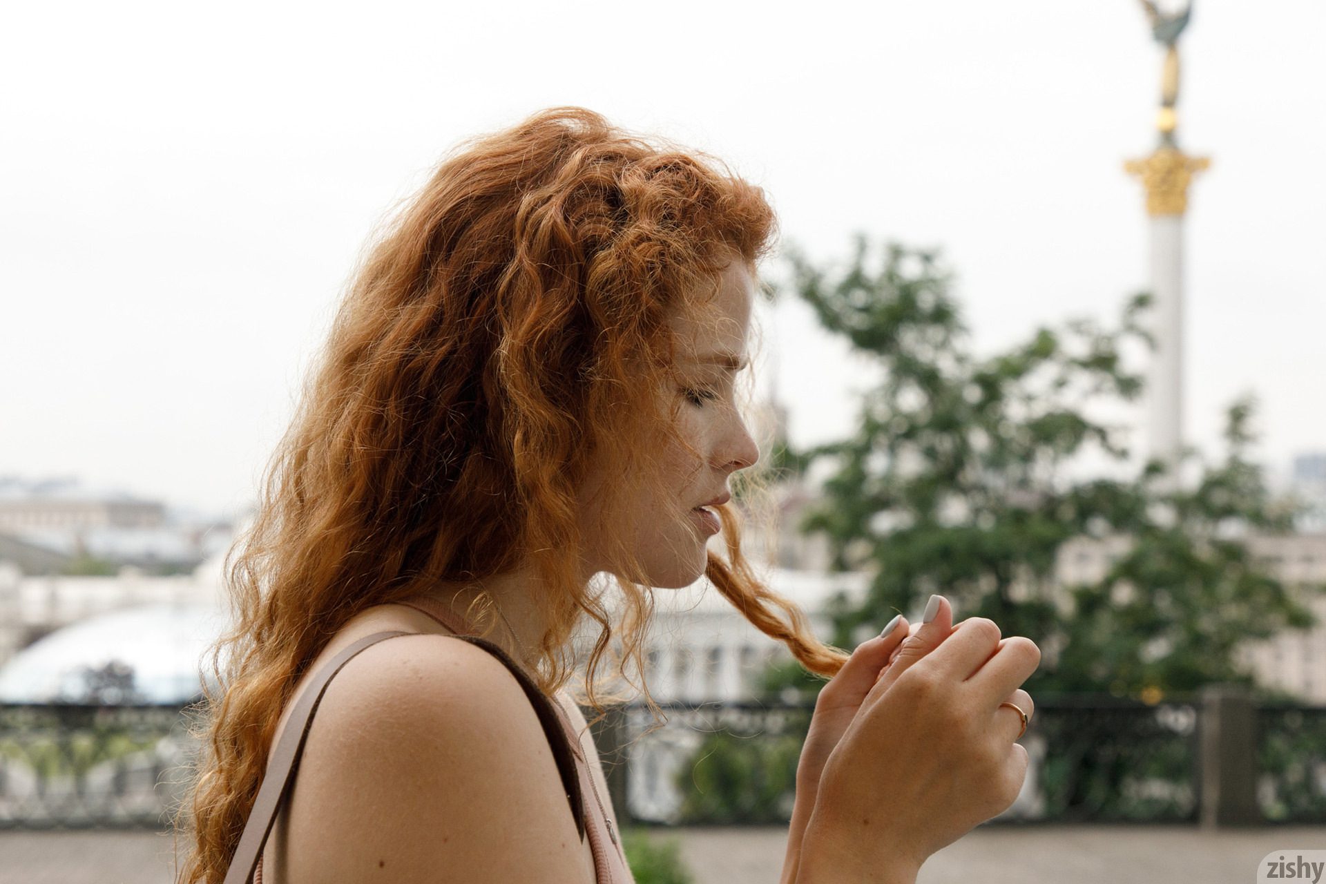 Heidi Romanova Shows Me The Maidan - Zishy 26