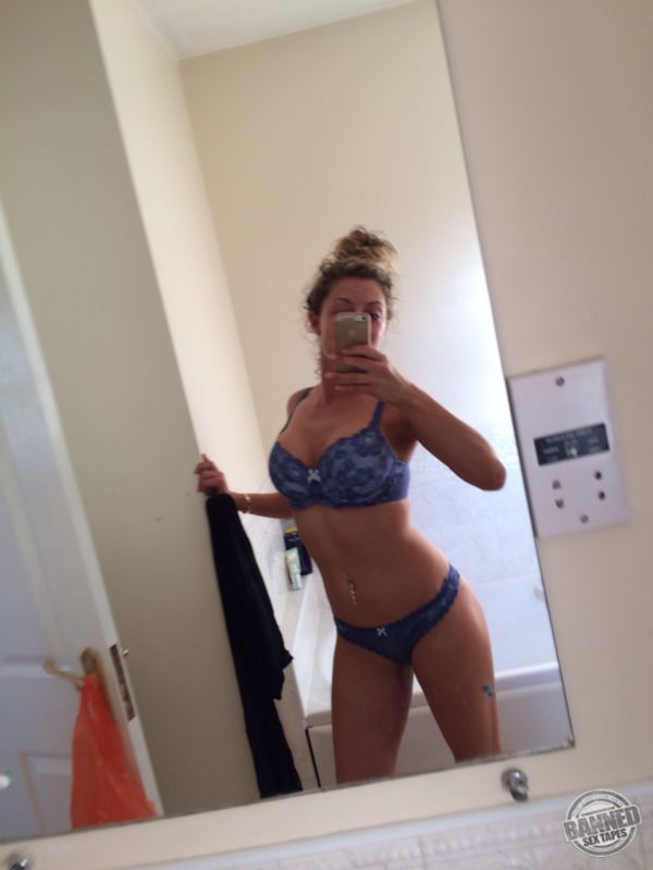 Suzanne Collins iCloud hack Pics 24