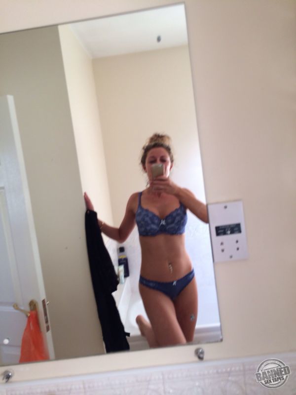 Suzanne Collins iCloud hack Pics 26