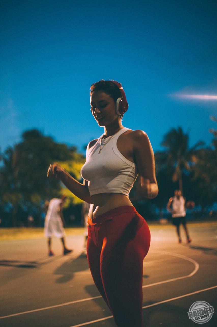 YesJulz: Sex tape & Nude Pics 37