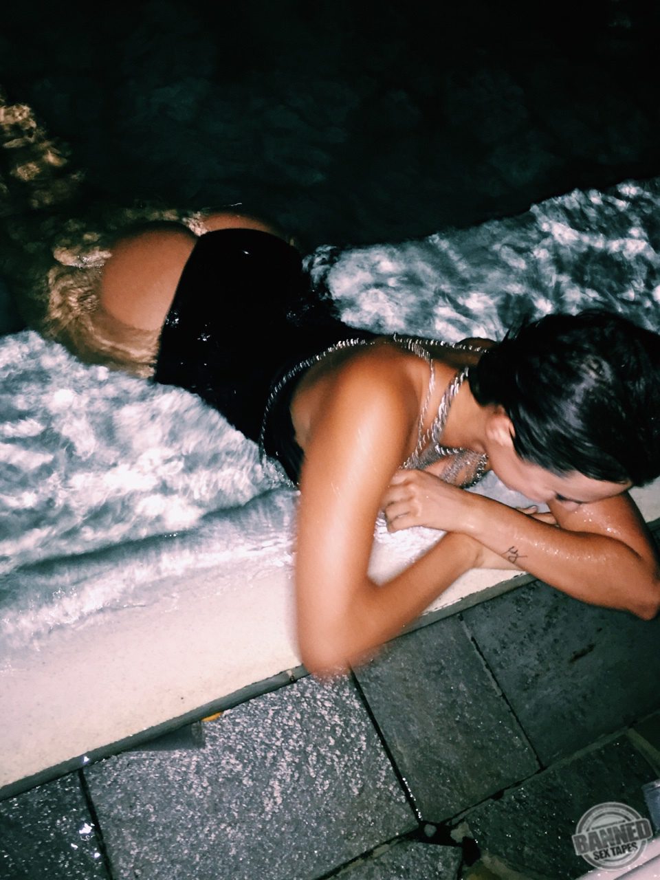 YesJulz: Sex tape & Nude Pics 53