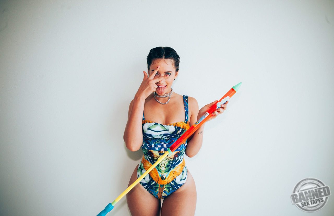 YesJulz: Sex tape & Nude Pics 55