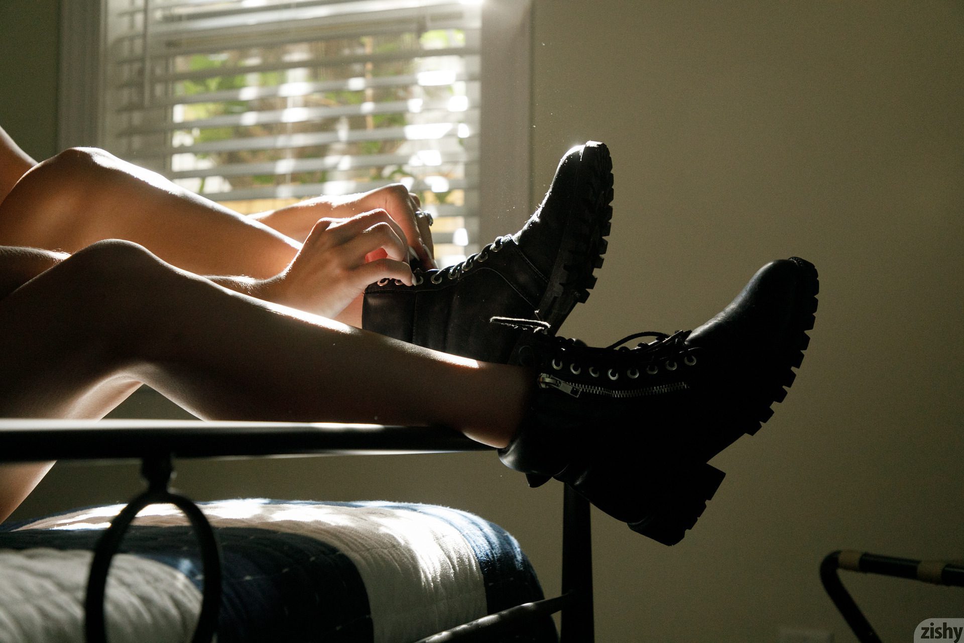 Carmen Rae Where There Is Smoke Zishy (39)