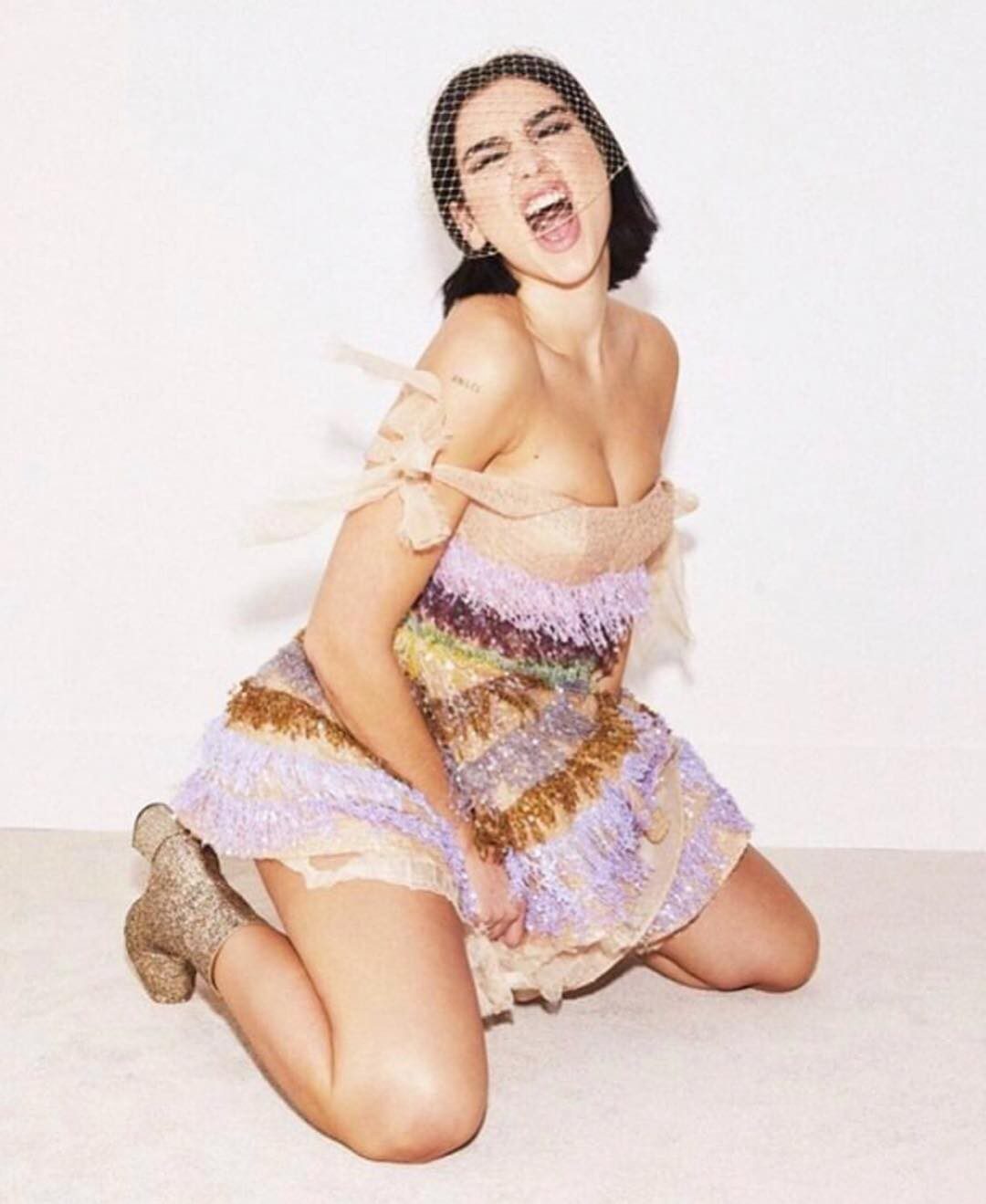 Dua Lipa Thefappening Behind The Scenes Elle #the Fappening 012