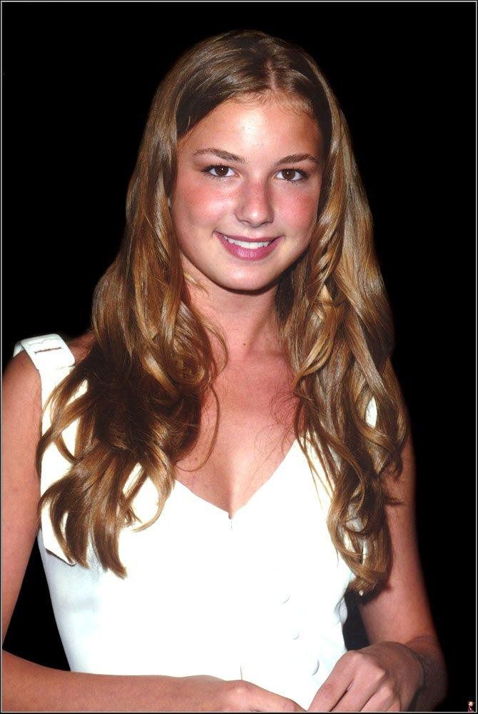 Emily Vancamp Nude And Sexy Photos #the Fappening 015