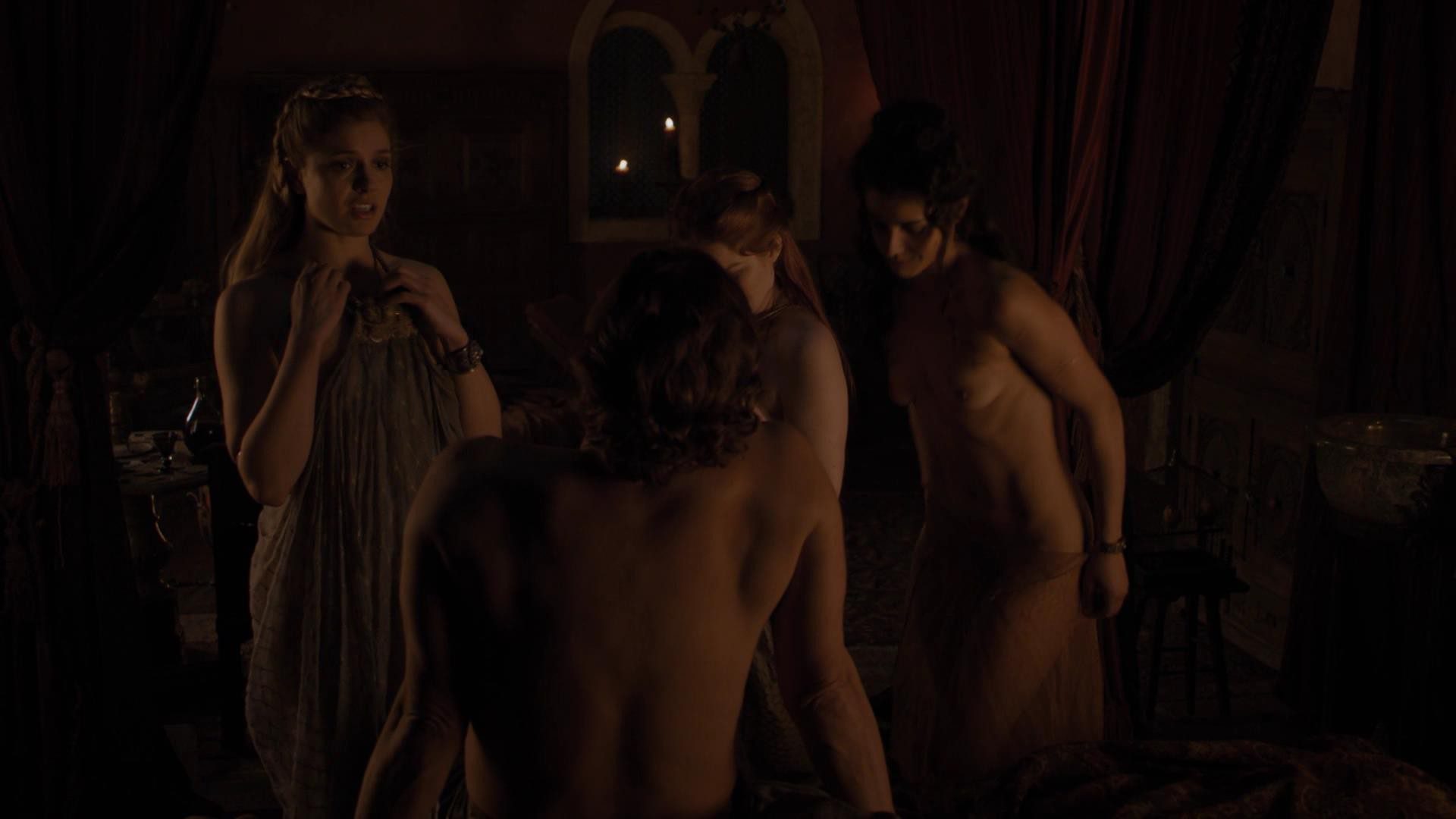 Lucy Aarden, Josephine Gillan, Marina Lawrence Mahrra, Game Of Thrones S08e01 Nude Scene 001