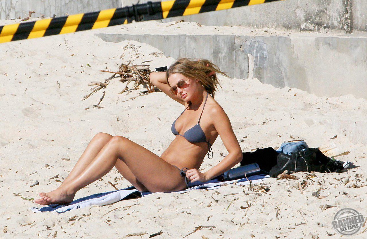 Lara Bingle Leaked Icloud Photos 034