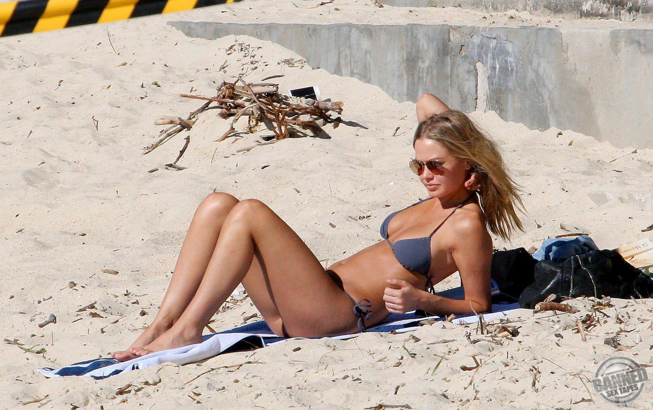Lara Bingle Leaked Icloud Photos 037