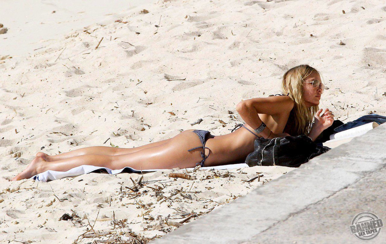 Lara Bingle Leaked Icloud Photos 039