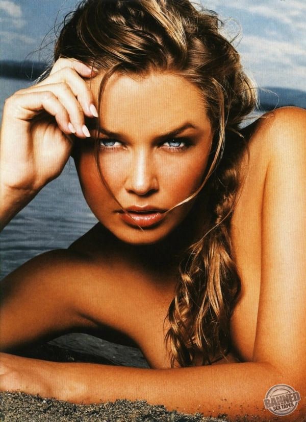 Lara Bingle Leaked Icloud Photos 010