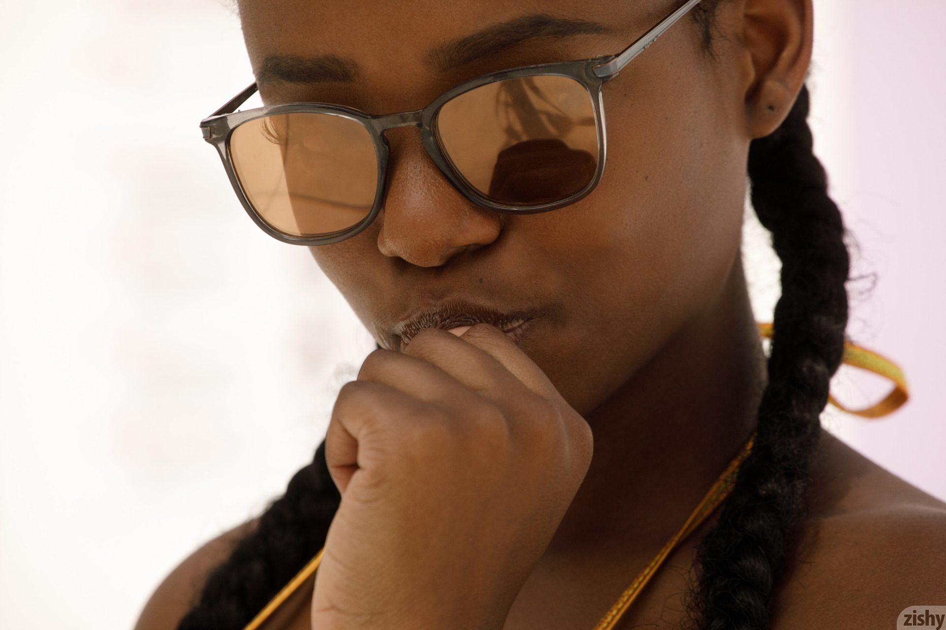 Neda Marie Poolside Jerx Zishy (40)