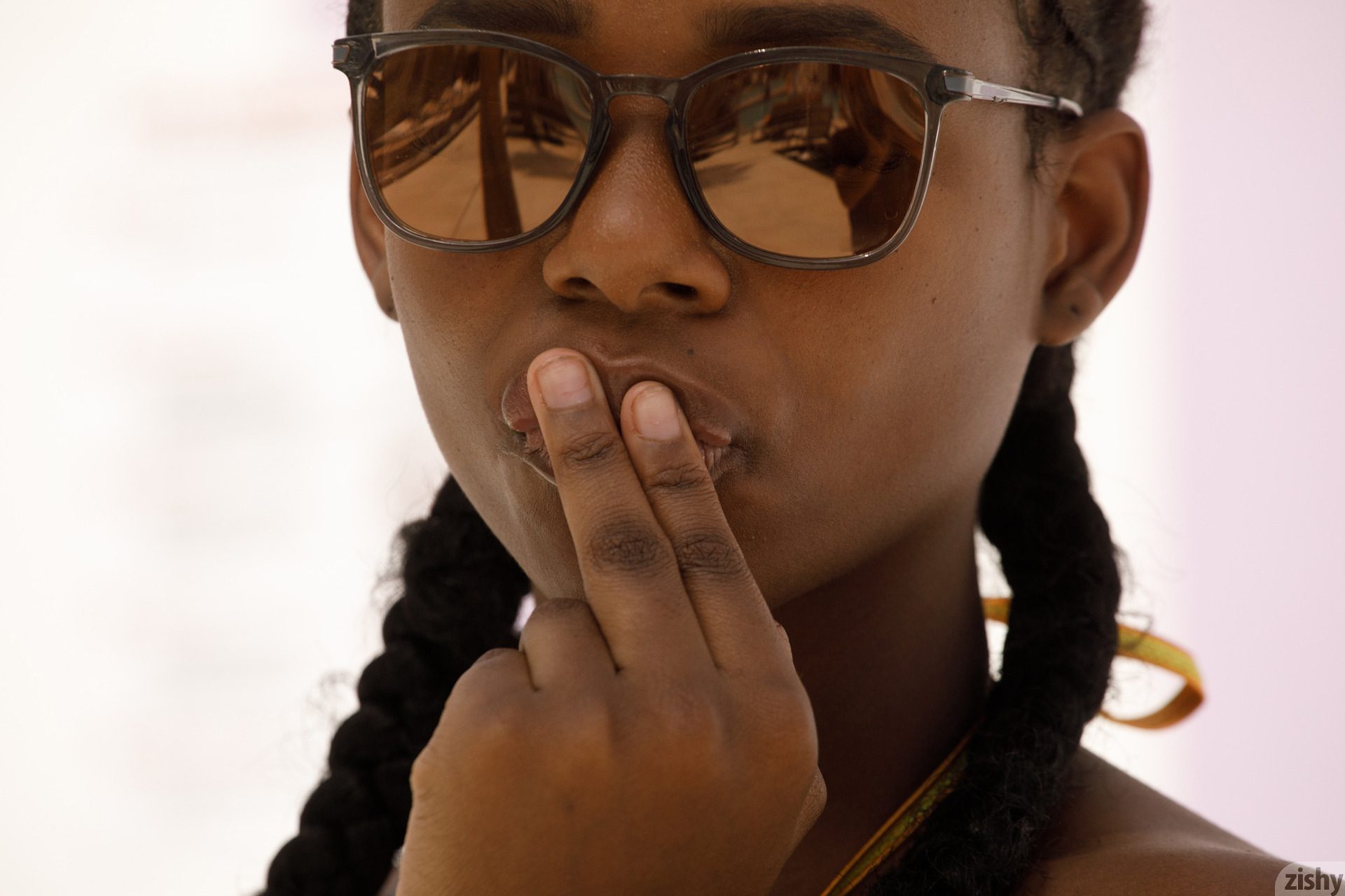 Neda Marie Poolside Jerx Zishy (41)