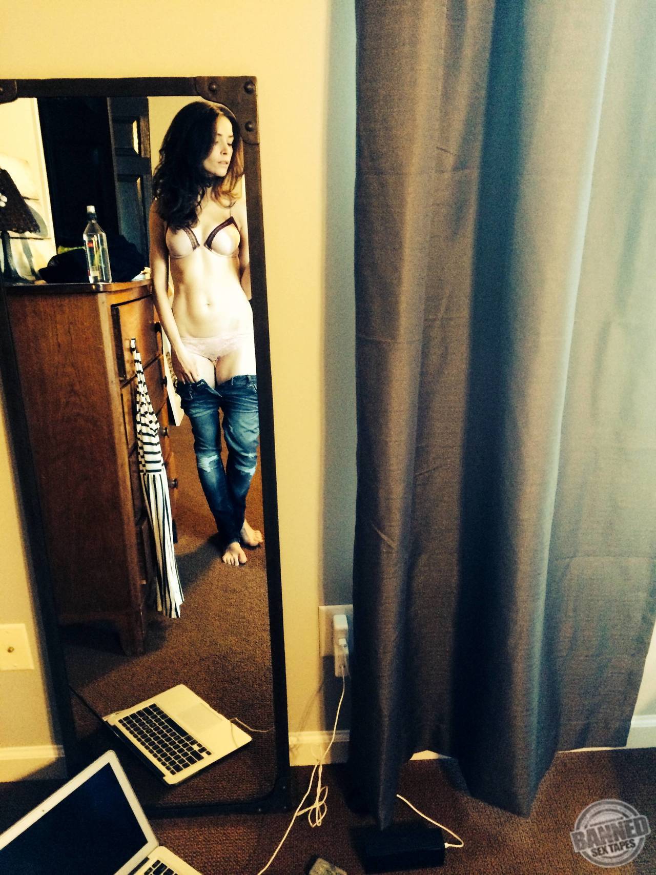 Abigail Spencer Sex Tape Icloud Hack 005