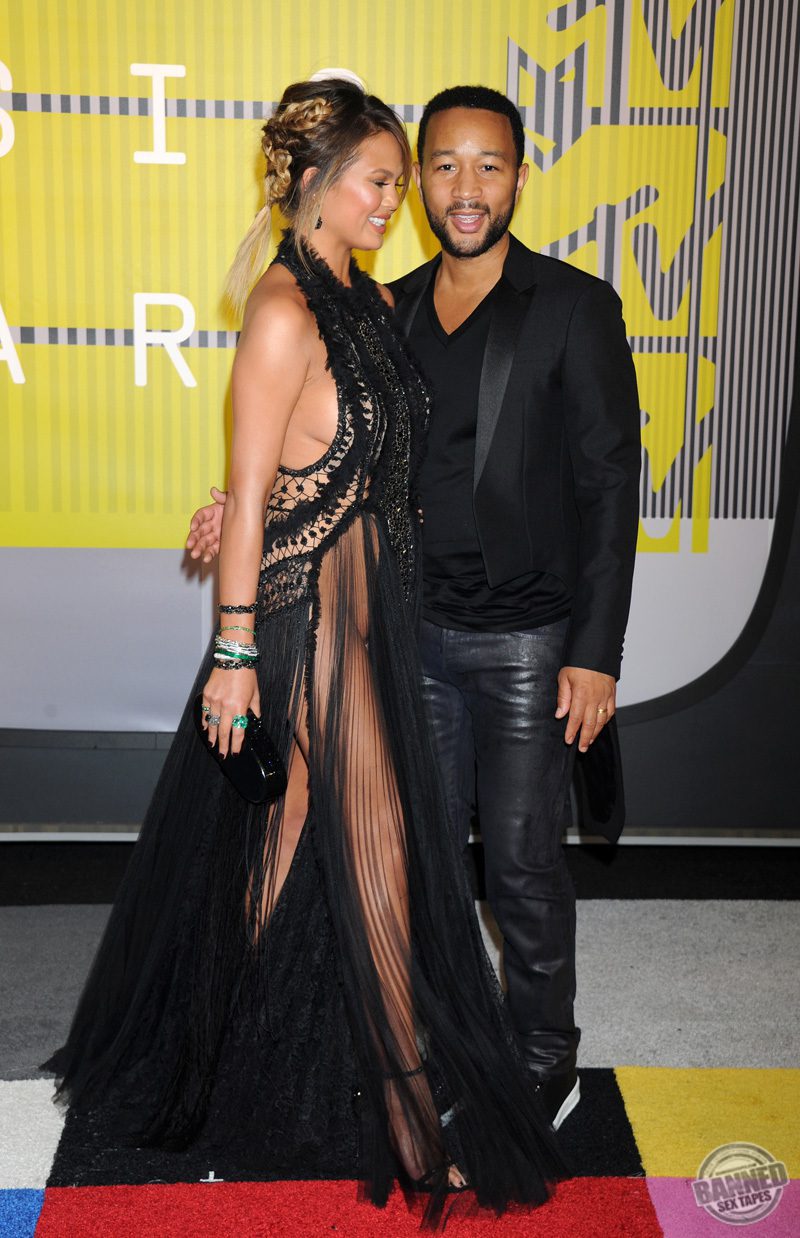 Chrissy Teigen Naked Photos 042