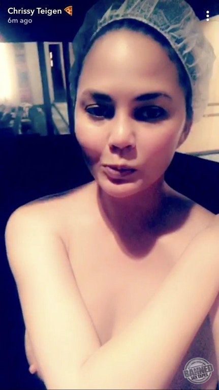 Chrissy Teigen Naked Photos 050