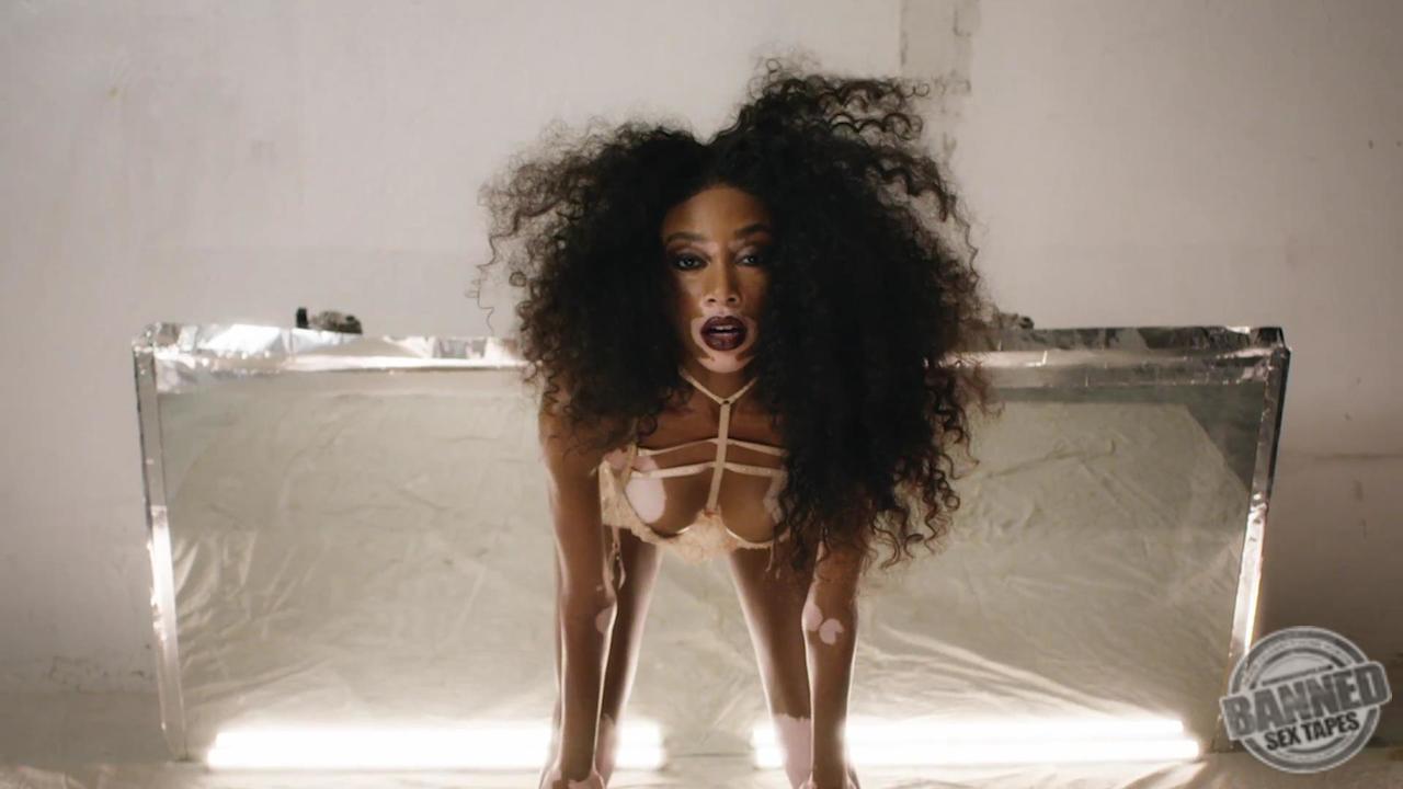 Winnie Harlow See Through Photos 024