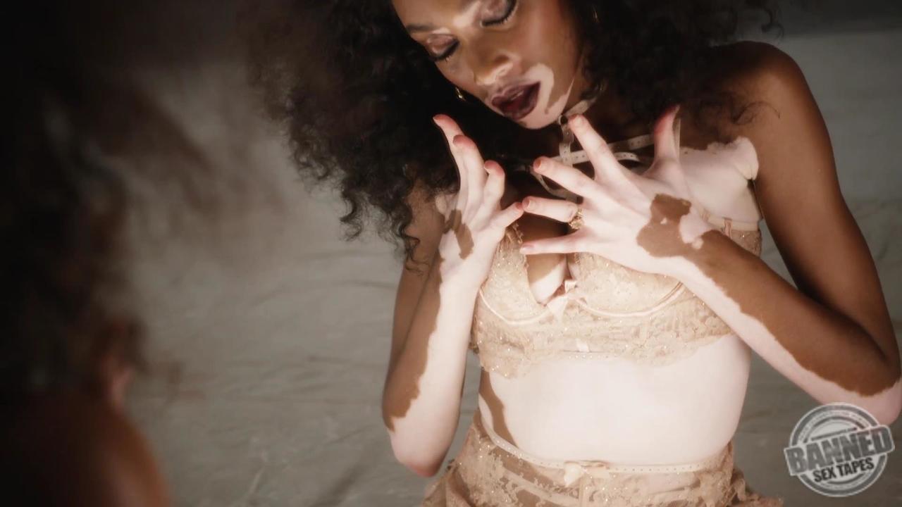 Winnie Harlow See Through Photos 026