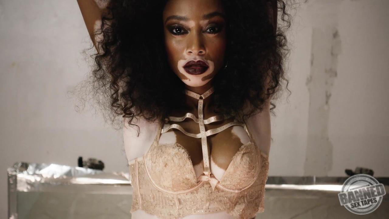 Winnie Harlow See Through Photos 035