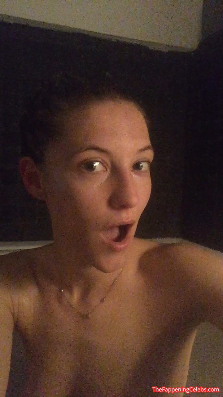 Caitlin Gerard Sexy Nude Thefappening Leaks 022