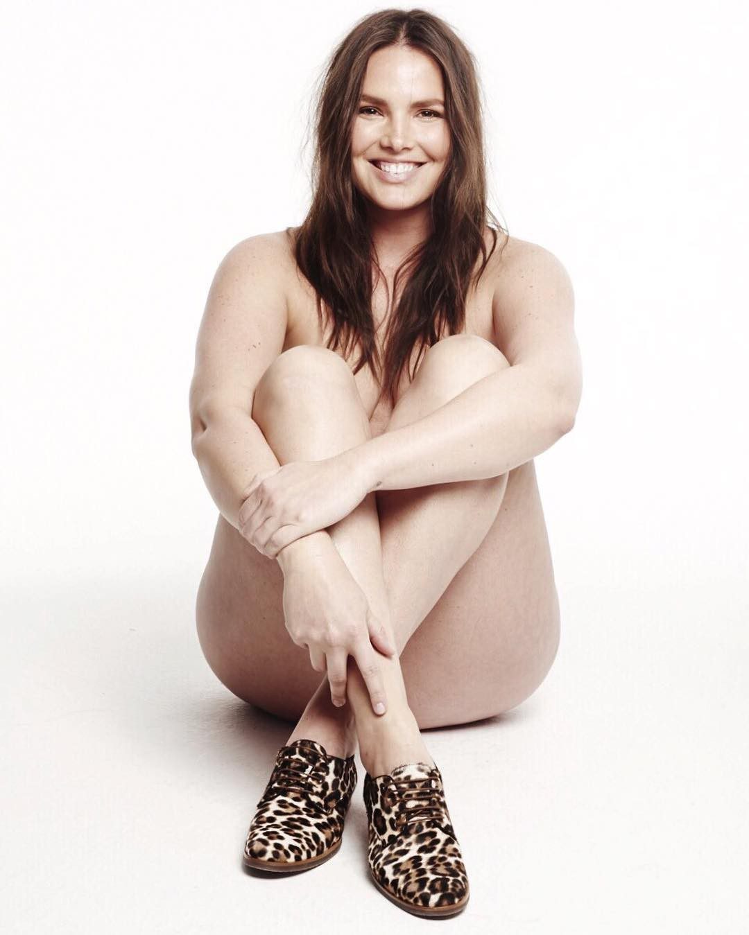 Candice Huffine Nude And Sexy 025