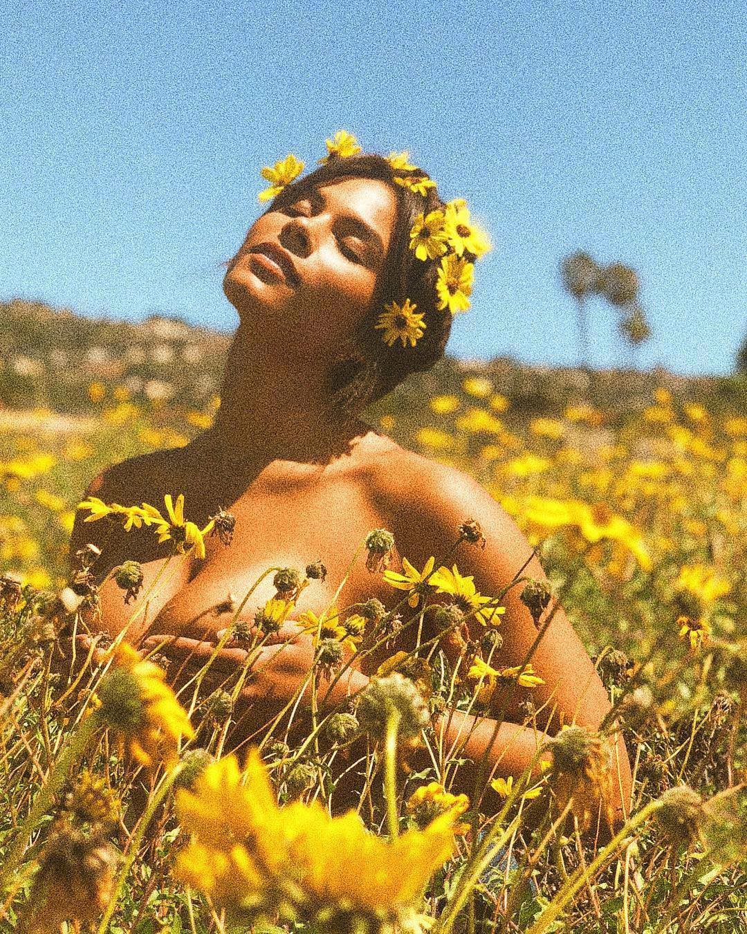 Candice Huffine Nude And Sexy 006