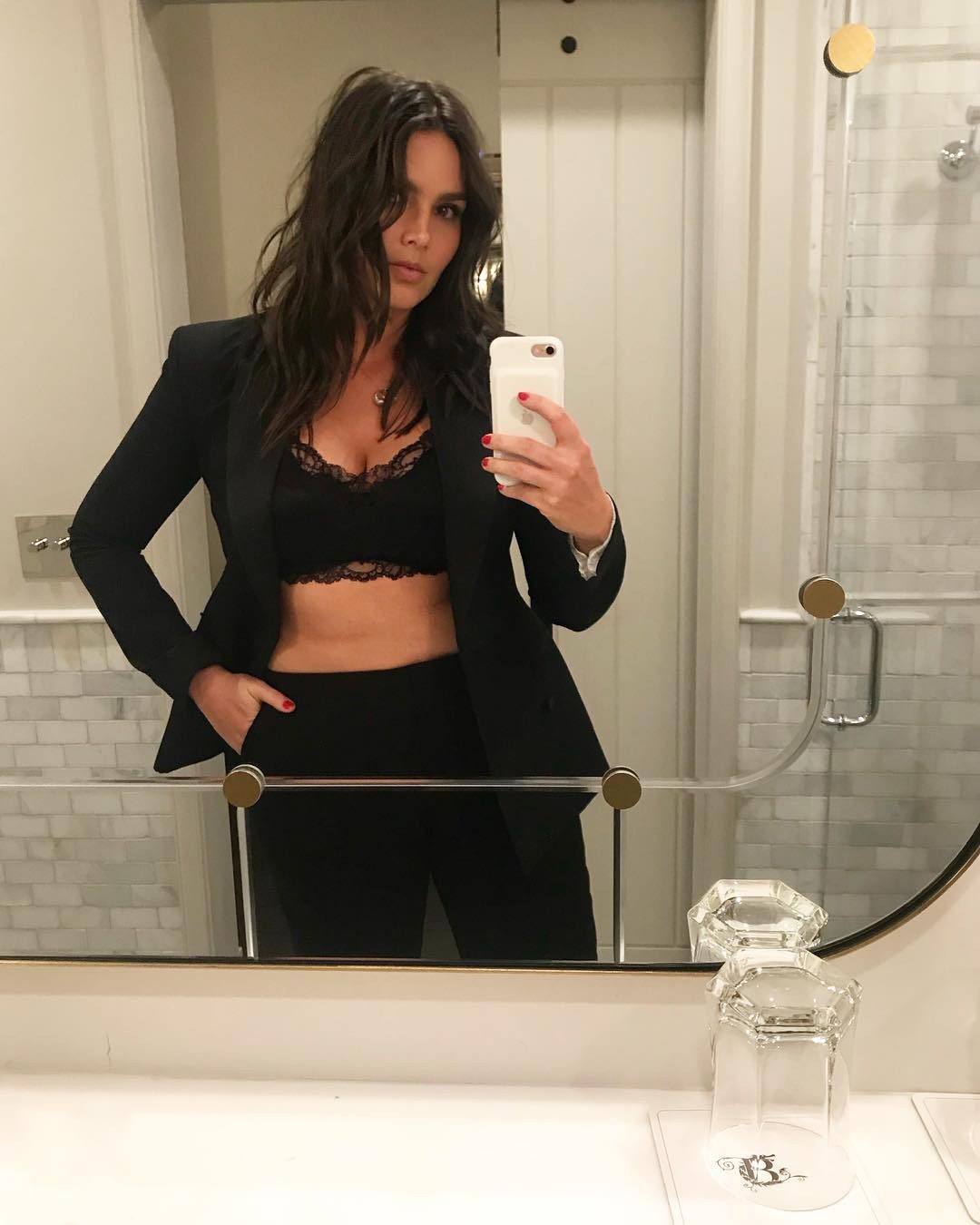 Candice Huffine Nude And Sexy 007