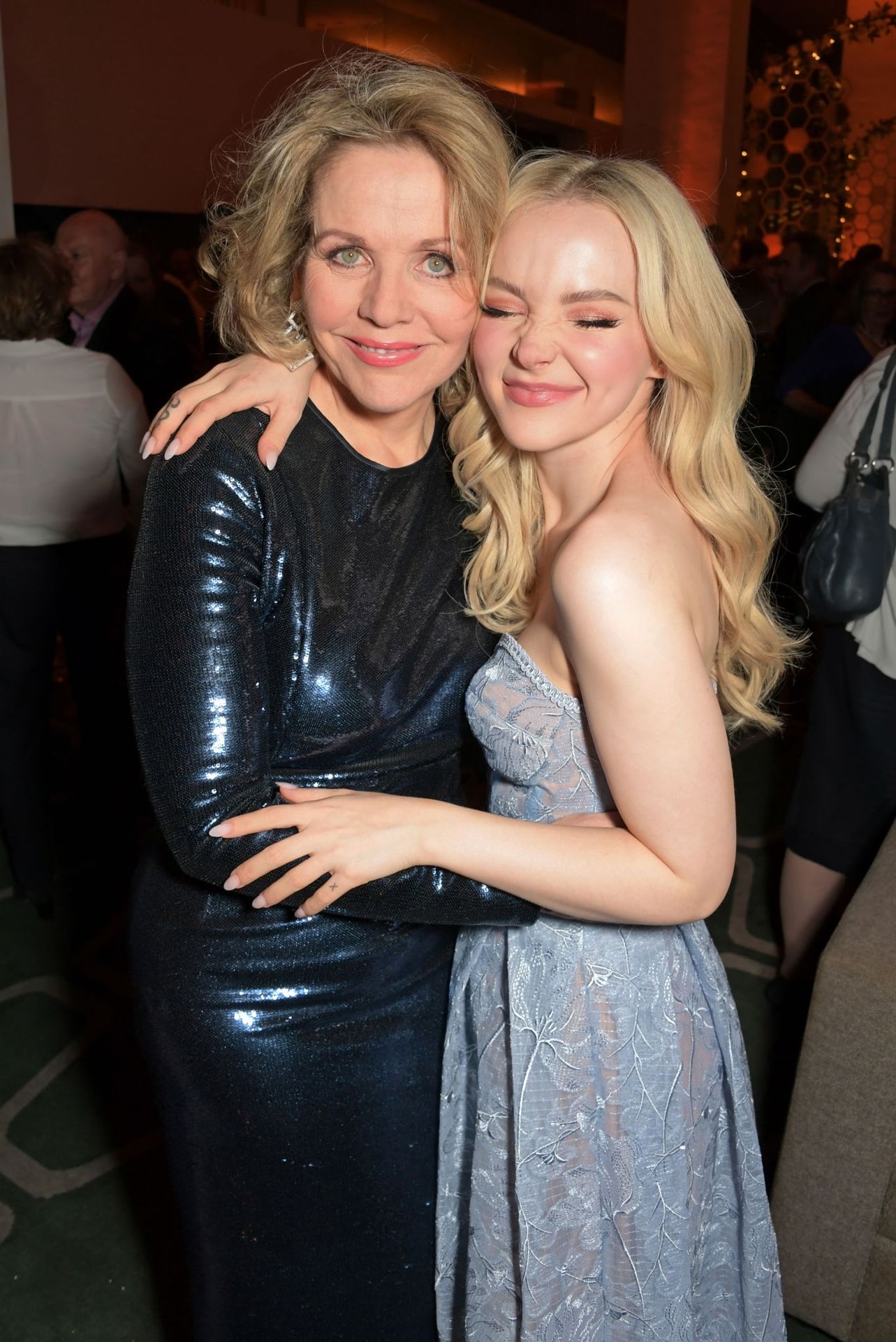 Dove Cameron Sexy 016