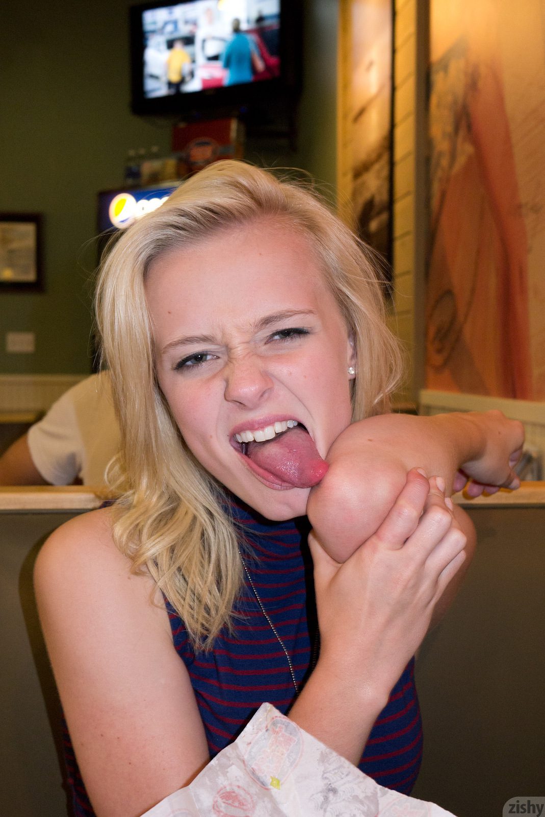 Kenze Thomas Has It Mike's Way Zishy (6)