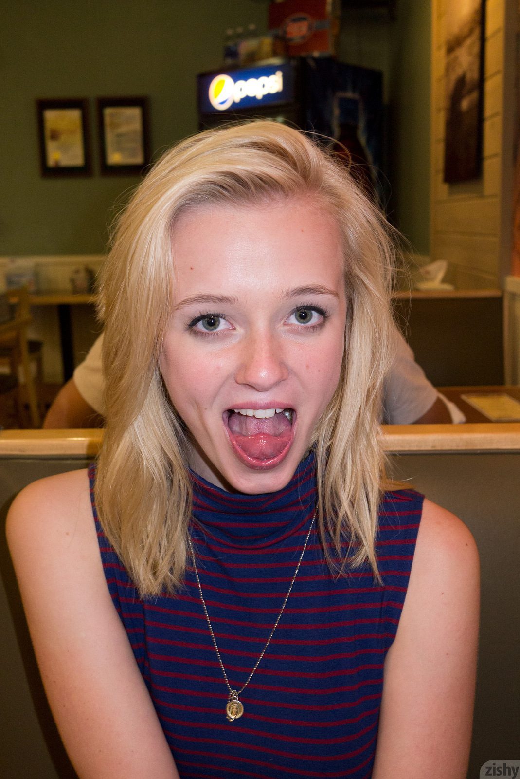 Kenze Thomas Has It Mike's Way Zishy (9)