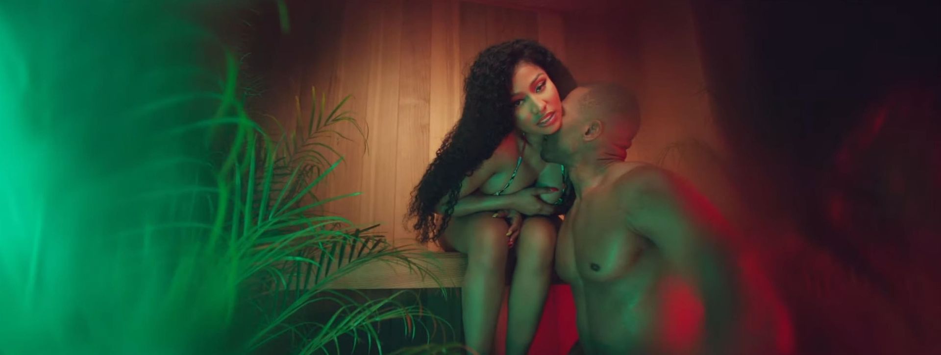 Nicki Minaj Sexy 002