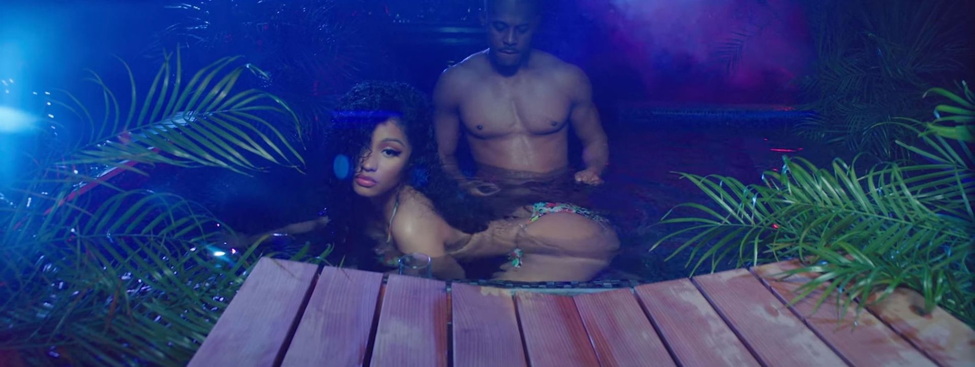 Nicki Minaj Sexy 011