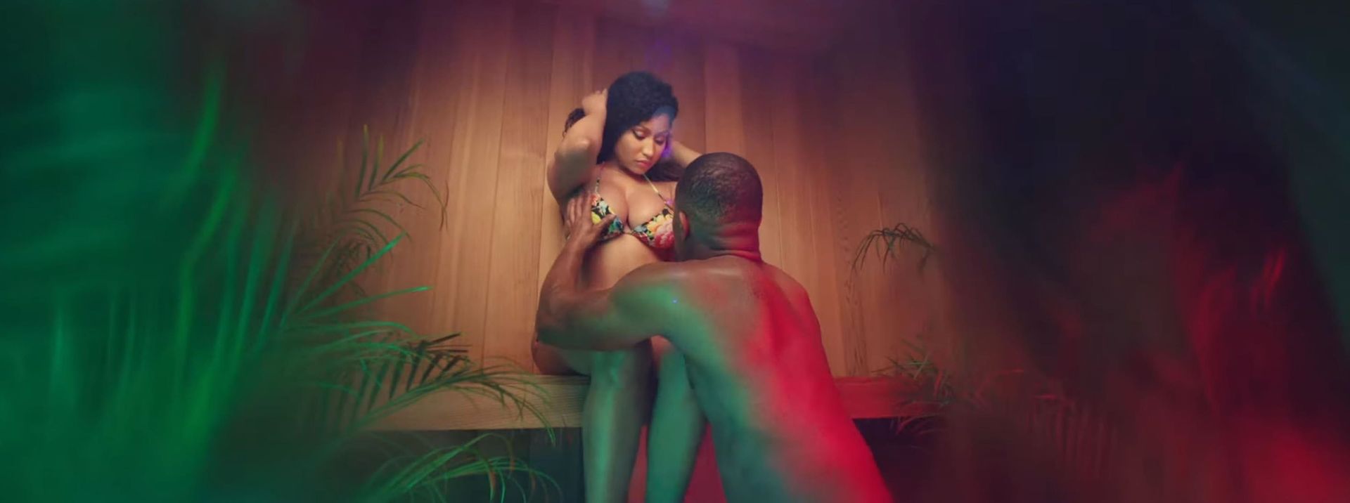 Nicki Minaj Sexy 001