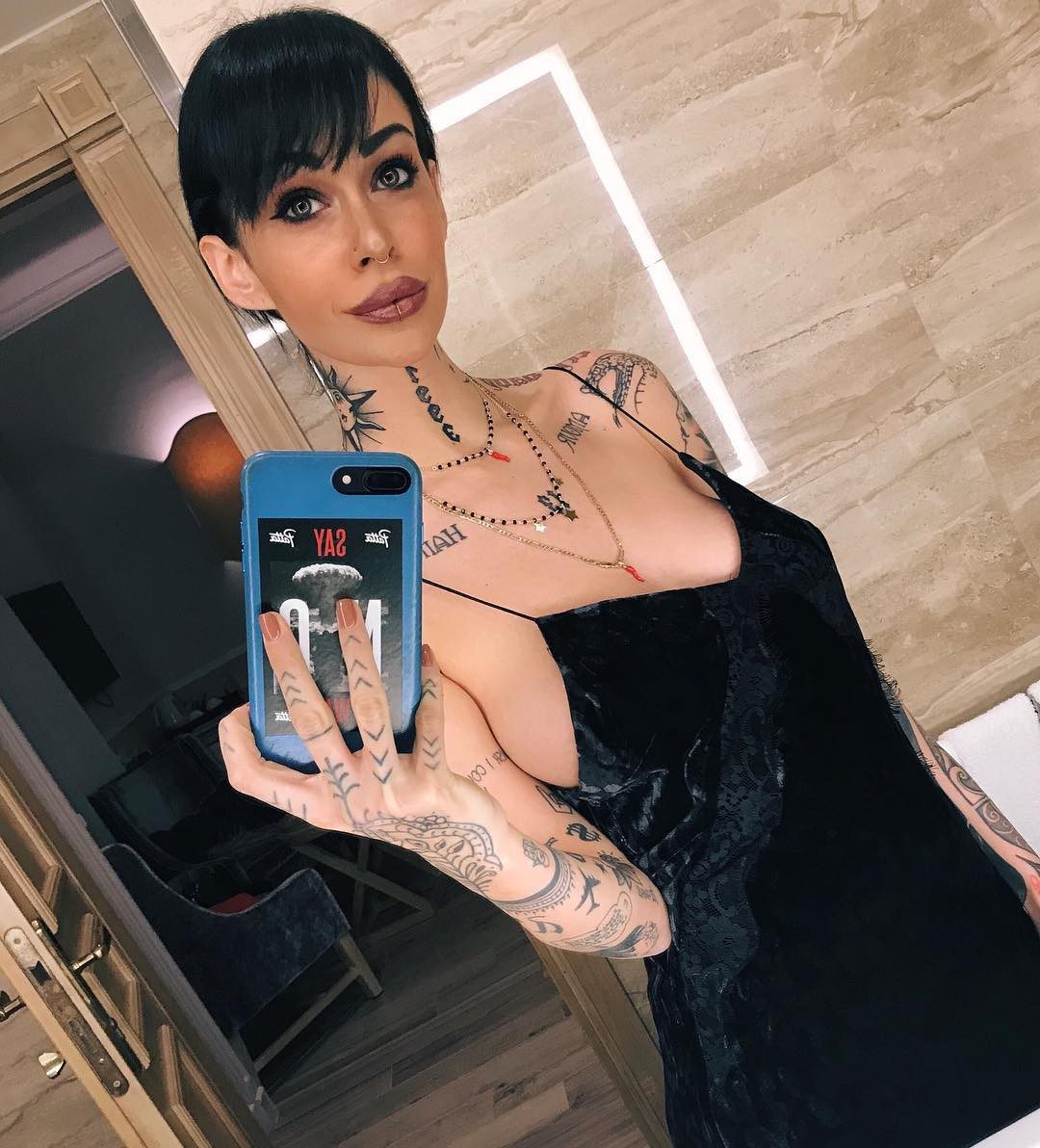 Valentina Dallari Sexy Tattooed Model Photos 015