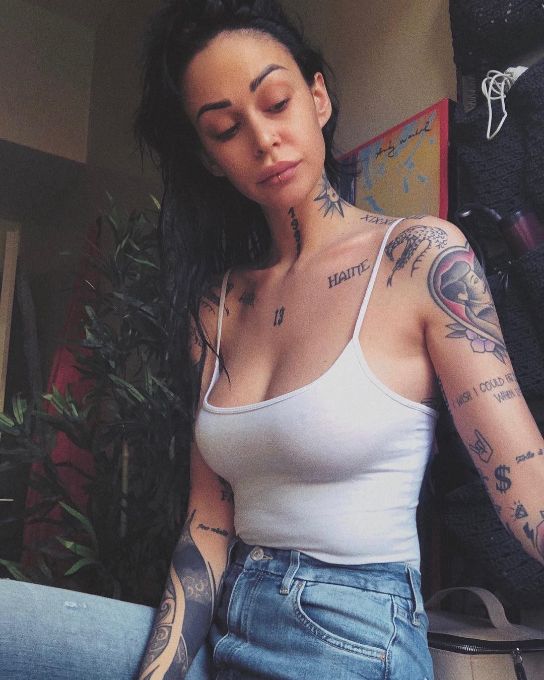 Valentina Dallari Sexy Tattooed Model Photos 021