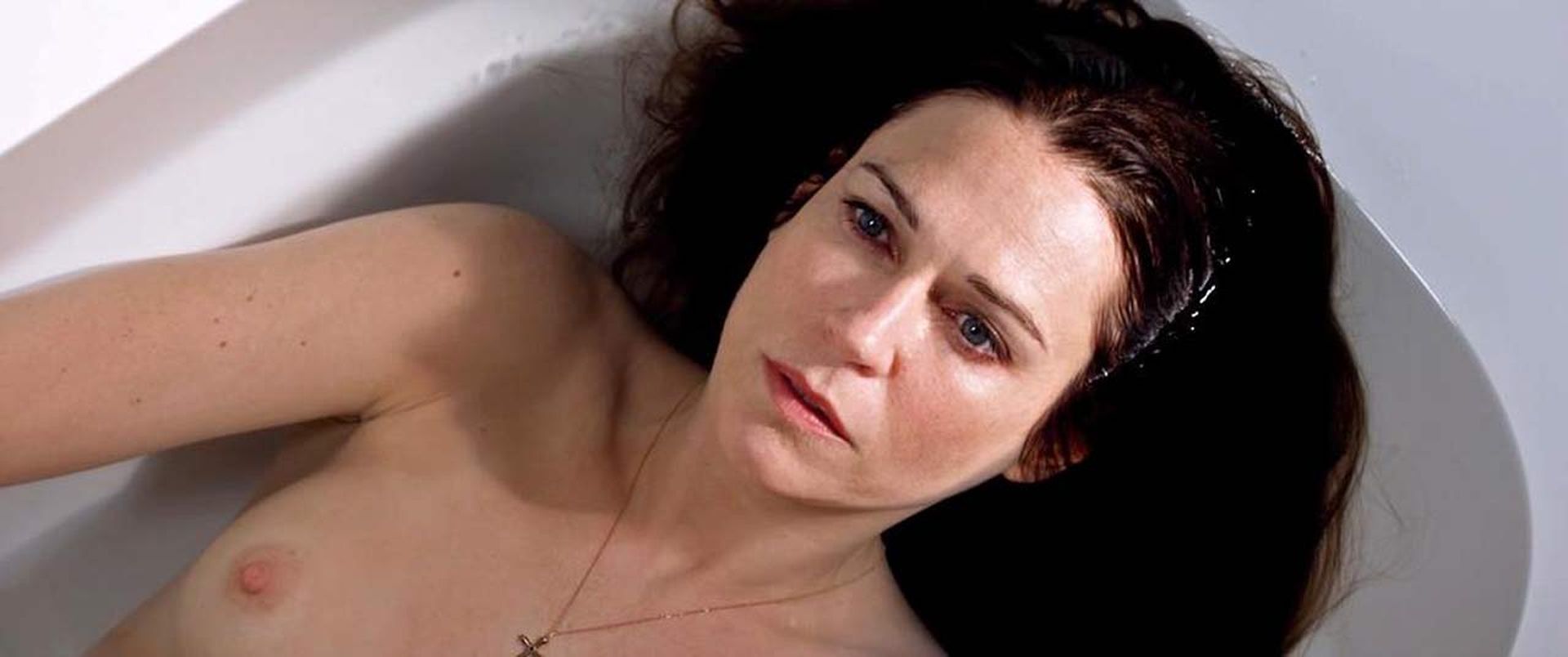 Marie Josée Croze Nude – Le Confessioni 003