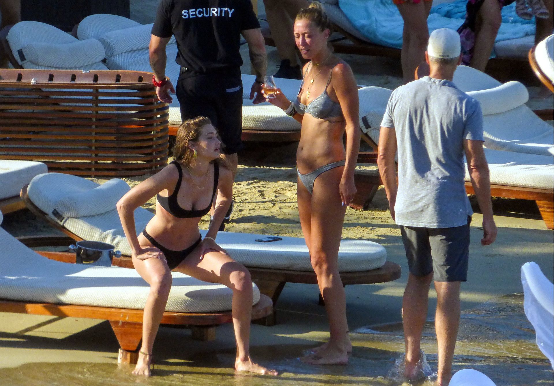 Bella Hadid, Gigi Hadid, Alana Hadid Sexy 062